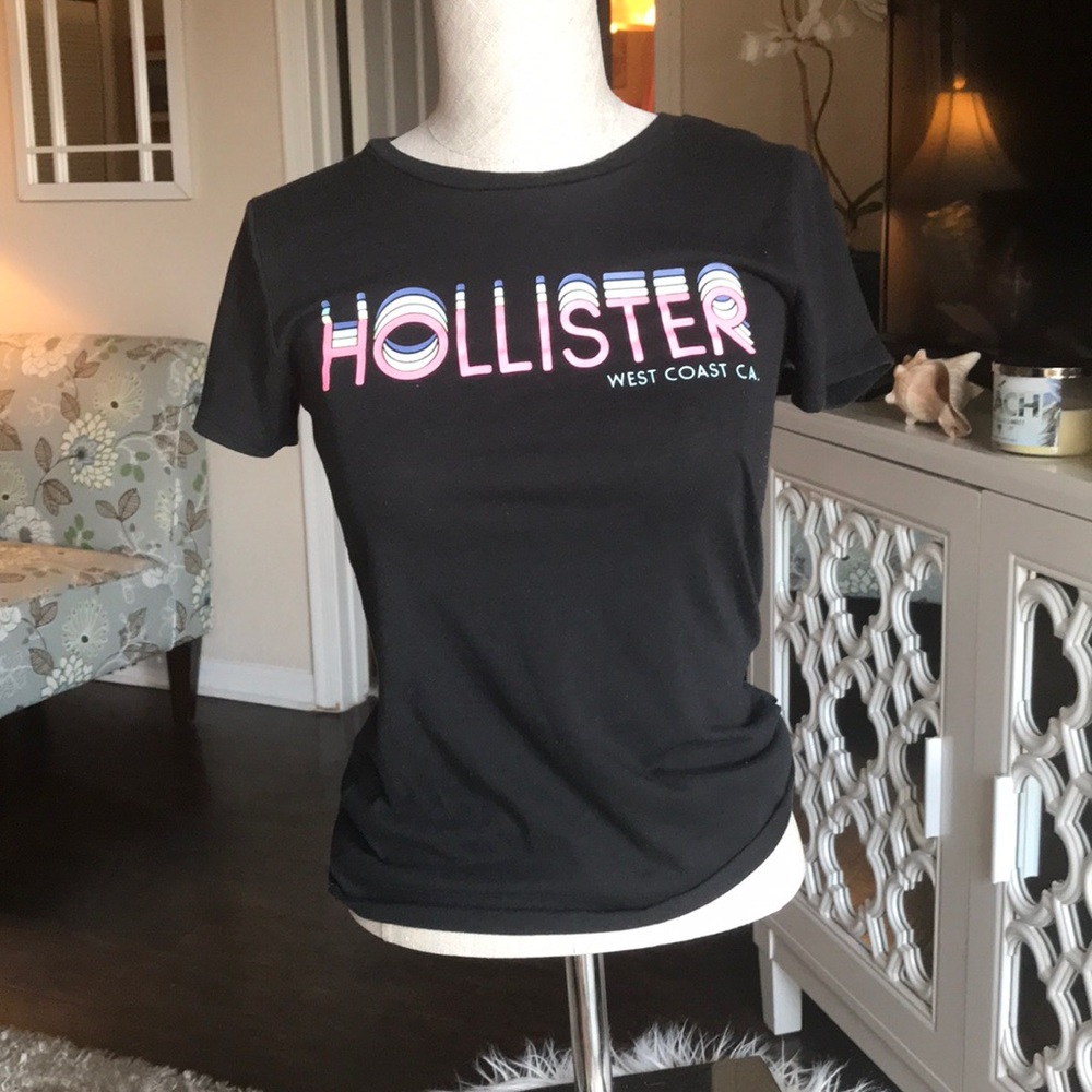 “HOLLISTER” small black t-shirt